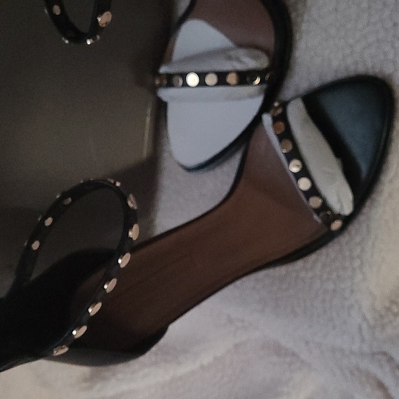 BCBG Maxazria high heel stiletto strap sandals black with gold studs 9.5/40 new - Picture 2 of 4